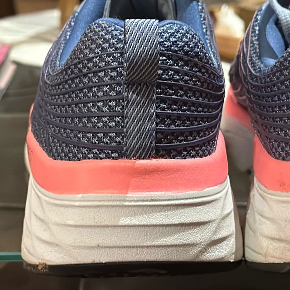 Skechers GoRun Air Cooled Max Cushioned Goga Mat Women’s Sneakers, 10 GUC - Picture 9 of 16